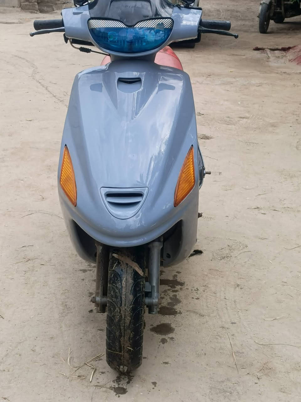 فراشة نظيفة ع اخر حباية مكينة بالجيس كفرات جدد دراجة جديدة ونظيفة كلش مكاني الديوانية الشامية  
***********
