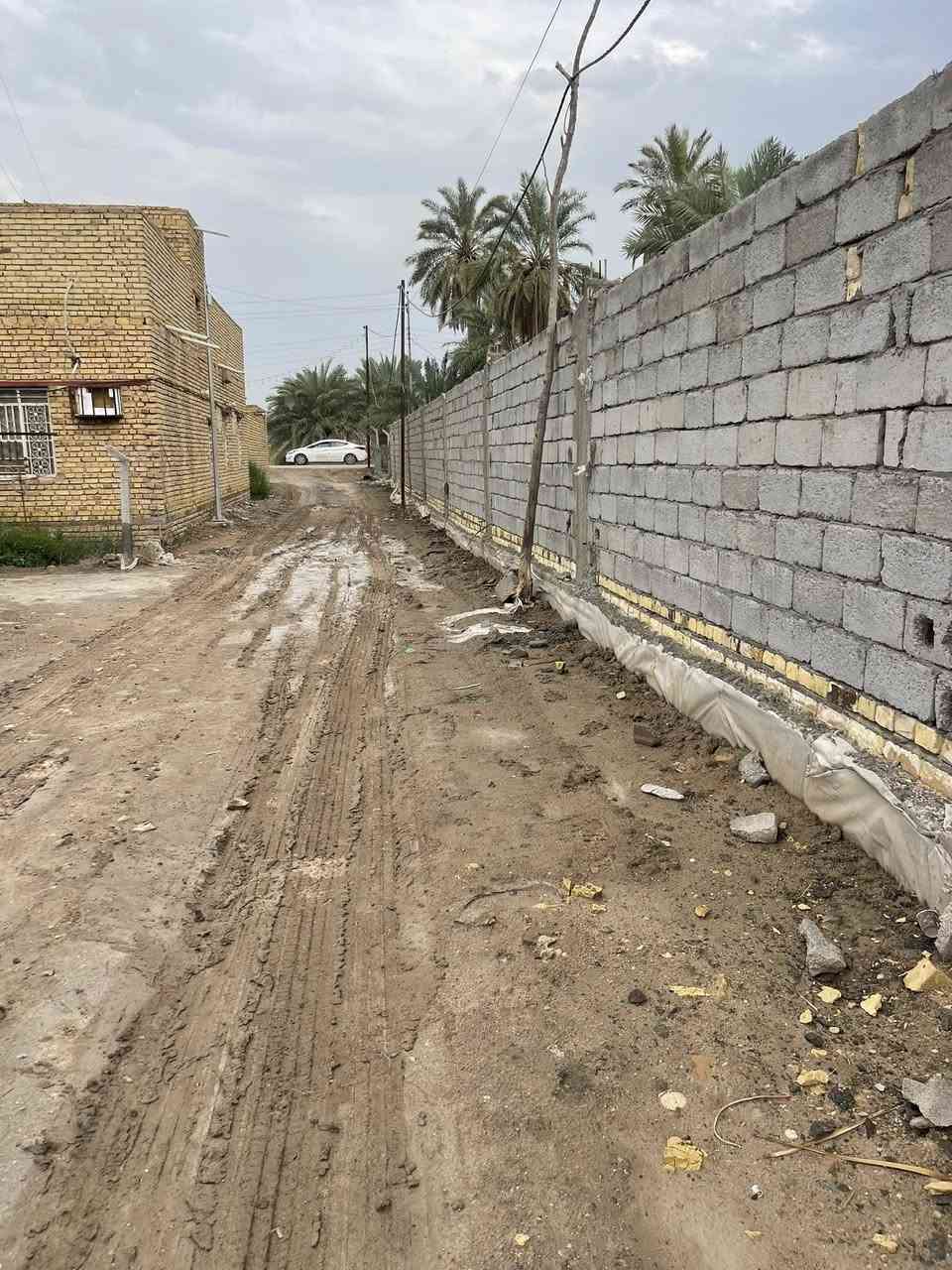 سلام عليكم قطعه للبيع مساحته ٢٠٠ متر طابو اسهم الواجهه ١٠ ونزال ٢٠ متر العنوان شارع السفينه مقابيل مدرسه الواثق للاستفسار اكثر تصال ***********
