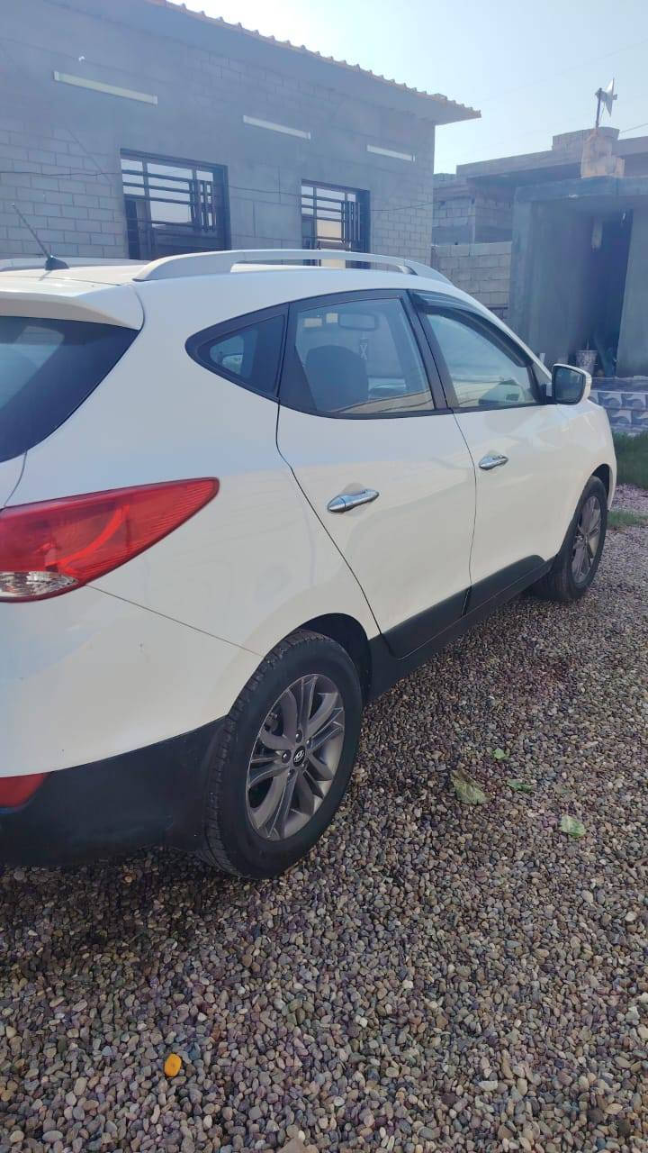 توسان 15خليجي السيارة جاهزة مكينة وكير وحدادية وتبريد وتخم تاير رقم بغداد انكليزي  سونارها بالمنشور السعر 155 وبيها مجال بسيط مكاني بغداد الهاتف ***********
