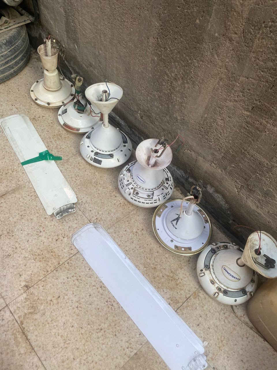 ٦ بنكات بيت نظيفات
و زاويه تزگام
للبيع بابل


**إذا كنت صاحب هذا الإعلان وتريد حذفه لأي سبب، رجاءا أرسل رسالة إلى الدعم الفني**