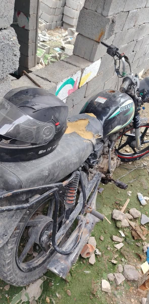 كوم حديد طافيه لا تكلي شبيها متروكه صار شهر ونص تقريبآ سعرها ١٧٥  الف قفل هذه رقمي واتساب فقط ***********
