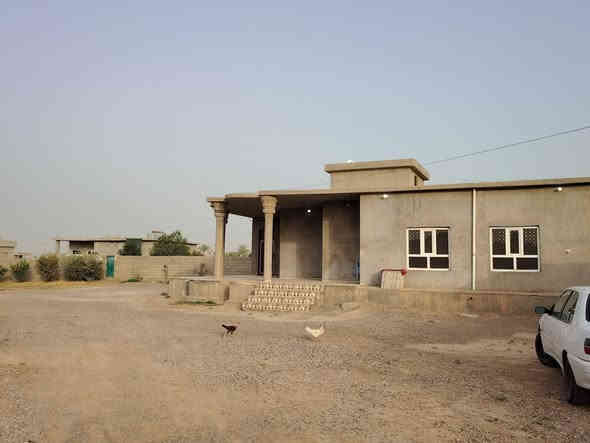 السلام عليكم بيت للبيع طابو زراعي  مساحة البيت ١٩٠متر والكاع نص دونم بين الخزاميه وسمره على طريق الرشيديه السعر ٤٥ اي استفسار اتصل ***********
