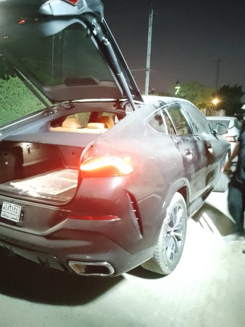 -يتوفر زجاج السيارت الحديث والقديم
-بأسعار جيده تبديل الزجاج الامامي الكافه انواع السيارات 
-تبديل الزجاج المضلل البيبان والخلفيه 
-ازاله التضليل من الزجاج الامامي والابوب
-تنضيف مكان الزجاج بعد ازالته  
-ويتوفر زجاج اصلي الكافه انوع السيارات 
-ويتوفر زجاج درجة اولى مع ضمان جوده العمل والزجاجه -فتره الضمان 3️⃣سنوات 
مع احسن انوع السلكون 
-يتوفر جميع انواع السلايتات لجميع انواع السيارات
-ويتوفر زجاج درجه ثانيه ضمان فقط جوده العمل وليس -الزجاجه 
-وكل هاذه عدنه شد موقعي داخل بغداد فقط ضايج من -الزدحام ماعندك مجال تجي احنى نجيك بكل مكان ابغداد 
-وتشوف الشغل اذا ميعجبك ربع متنطي والجامه هديه من -عدنه الك 
-موقعنا شارع شيخ عمر قرب مقبره الغزالي 
-للاستفسار اكثر اتصل بنا او مراسله ع واتس اب***********ابوفهد
