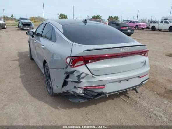 Kia K5 2022 gt line
فول مواصفات بنوراما بصمة جلد حساسات وباقي المواصفات المعروفة 
حادثها موضح بالصور 3 قطع صبغ
السعر  154 وبيها مجال ان شاءالله 
 حره بدون رقم
مكان السيارة كربلاء 
***********
