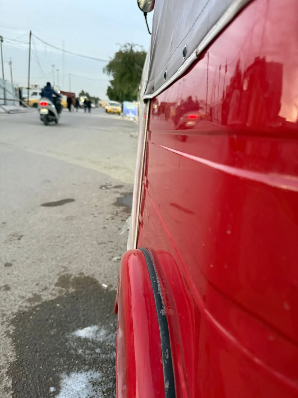 سلام عليكم تكتك موديل ٢٠١٧ كفاله عامه ماعده دوس وللعلم مامكصوصات دوس وبل حقيقه حلا من صور لا بارد ولا ضربه مكاني زعفرانيه رقم ***********
