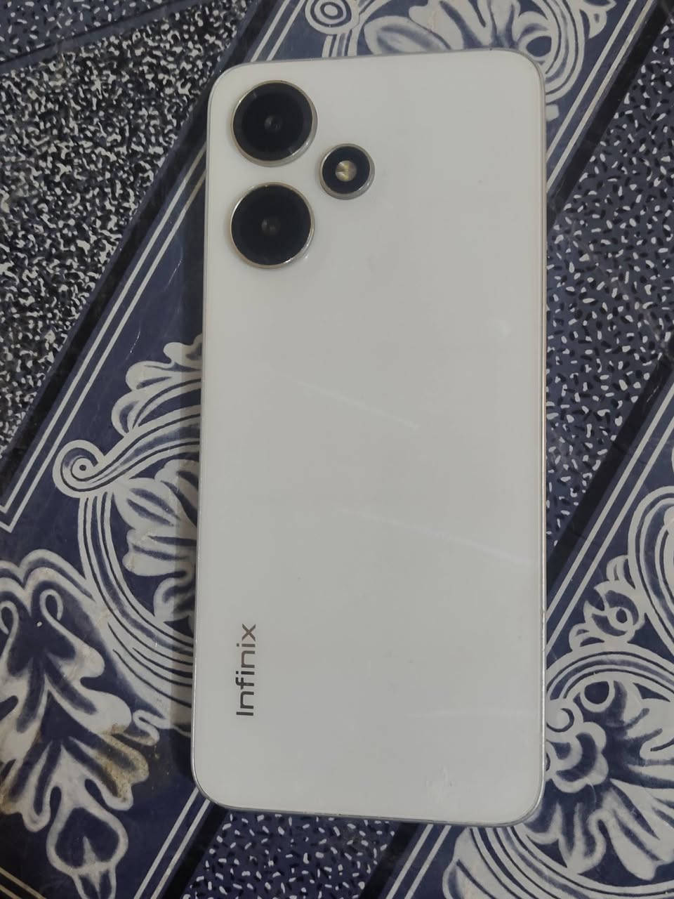 سلام عليكم هوت 30 لبيع
بصمه ماتشتغل وكفت ول مال هتفون بس.  بي فطر بل شاشه مامبين  جهاز مامفتوح  سعر..  70   ....  *********** هاذه رقم
