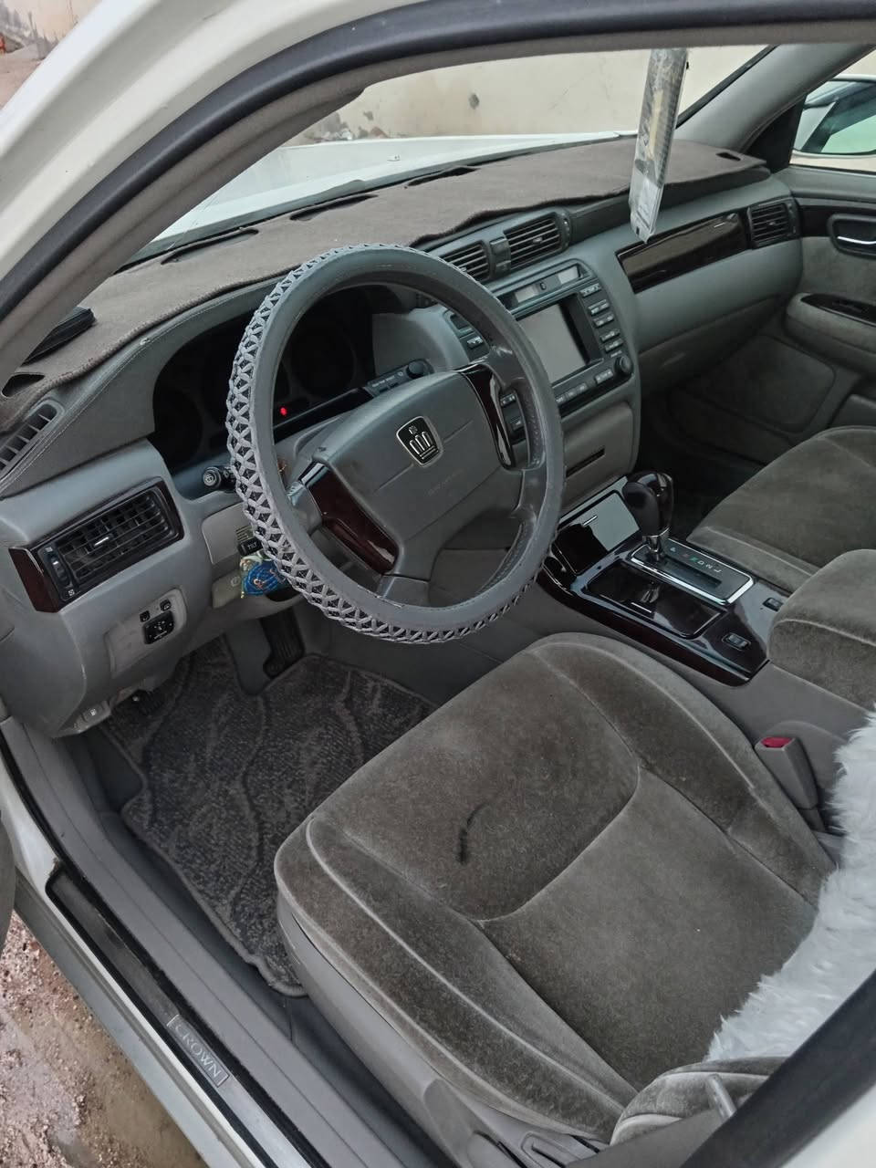 السلام عليكم ملكه موديل ٢٠٠٢ مكينه صغيره خير من الله تبريد شغال ثلاج كص قماره الباقي كفاله سيارة جهزه متومه سنويه وشاصي ورقم دك حاسبه السعر ٥٥ وبيها مجال ***********
