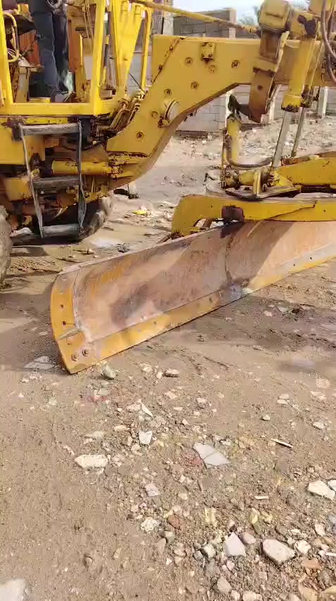 السلام عليكم كريدر كوماتسو للبيع كفاله عامه مديل 1998 رقم واسط ثاني يوم تحويل مكينه مكفولة السعر 24 مليون أي استفسار عن الرقم ***********
