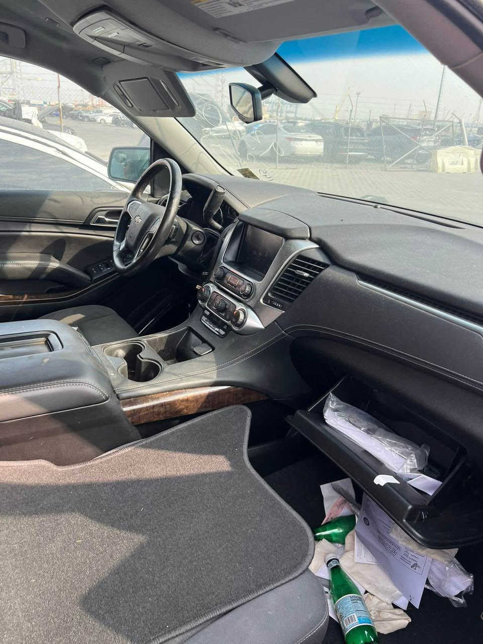 تاهو 19LT ضربتهه موضحه بالصور السياره تدخل ( كتاب ضبــــاط فقط) غير الضباط ماتدخل .السياره واصله بالميناء مال بصره  
***********
تم تنزيل السعر لان مستعجل ع بيعته 120 البصرة, العراق
