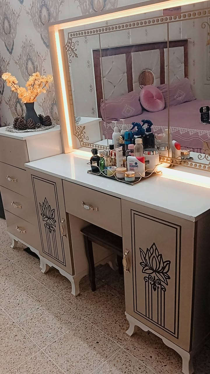 غرفه للبيع
١٠قطع ضخمه 
ماخذها ب مليون ٨٠٠
كلش نضيفه بيها اضرار بسيطه 
وياها دوشك هديه


**إذا كنت صاحب هذا الإعلان وتريد حذفه لأي سبب، رجاءا أرسل رسالة إلى الدعم الفني**