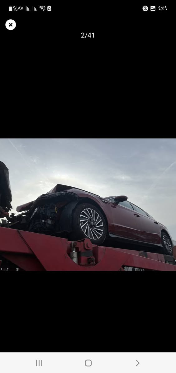 السلام عليكم... من رخصة الأدمن المحترم 🌹🌹
للبيع سوناتا ٢٠٢٥ هايبرد مواصفات Sel فول عدا البانوراما 

عداد المسافة : ٢٤ الف 

هايبرد محرك 2000 توربو 

تحديد مسار 

قيادة آليه 💫🤖

كشن كهرباء 

شاشه ديجيتال متصله 🤖💫

تبريد قطعتين ❄️

رادار امامي و جانبي 🤖💯

حادث موضح بلصور 

ايرباك دركه 💢

السيارة مشحونة بلطريق 🚢

موعد الوصول للبصرة ٤/٦ توصل بشهر 4 

السعر واصل بصرة 112
***********
