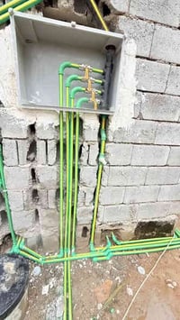 تأسيسات صحية وكهربائية • بوردات كهرباء وATS • ضمان بعقد