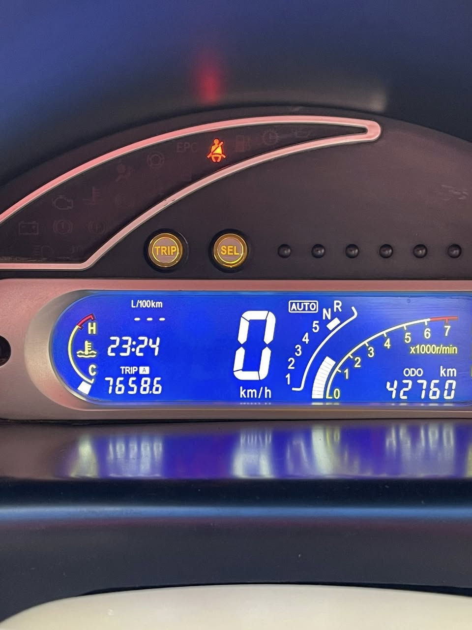 السلام عليكم شيري كيو كيو 2011 كير اوتو نضيفة ومكفولة وجاهزة مدوشمة جديد وشاشة جديدة سيارة مال بنية كلش نضيفة بيها بس الضربه الي بجاملغ وممشاها قليل كدامكم ماشيه 46 الف رايديها ب 40 وبيها مجال بسيط مكانها بغداد الدولعي


**إذا كنت صاحب هذا الإعلان وتريد حذفه لأي سبب، رجاءا أرسل رسالة إلى الدعم الفني**