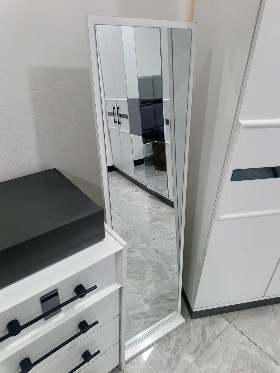 غرفه تركيه 10قطع نظام باب هدروليك 
استخدام قليل جدا العنوان كاطون الرحمه افران دبي

#مزاد #دبي

نعمل بنظام مرواس ونشتري جميع الاثاث المنزلي لجديد ولمستعمل ***********
