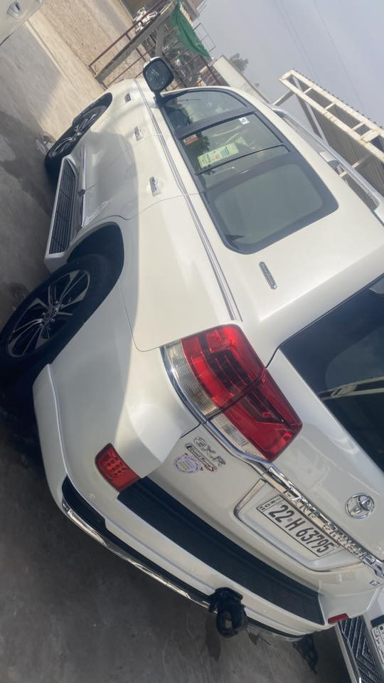 سلام عليكم
لاندكروز 2021 كفاله عامه
 رقم أربيل تحويل وكاله 
مكان السياره واسط الزبيدية
العسر ٥٢٠ وبيه مجال 
***********
