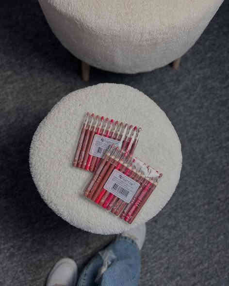 سيت اقلام تحديد فلورمار👄👄

12 لون بدرجات مختفلة يجمع بين الغامق والفاتح🙊
يناسب جميع الاذواق
ممكن تستخدمو قبل الحمرة
وممكن وحده الوانه كلش لطيفة ع الشفه وثابتة

السيت 3,000☑️

قناة التليكرام الخاصة بكوزمتك ارشد حصراً ، وغير مسؤوليين عن اي قناة تحمل اسم كوزمتك ارشد غير هذه القناة فقط . 

رابط القناة : 
t.me/ARSHEDALIg

العنوان ♦️♦️♦️♦️♦️♦️
الديوانية / شارع الوكفة القديمة 

جملة /ومفرد
للحجزوالاستفسار
واتس اب📲 حصراً
*********** || ارشد
*********** || ارشد

🚚🚕🚚🚕
يوجد خدمة توصيل لجميع المحافظات 

توصيل المحافظات  5,000 الاف دينار 

اضغط لـ معرفة صفحة الانستكرام 
https://www.instagram.com/4_24s?igsh=MWQyMjhzajBkbHR0dA==

اضغط لـ معرفة صفحة الفيس بوك
https://www.facebook.com/share/17e5abKMmY/
