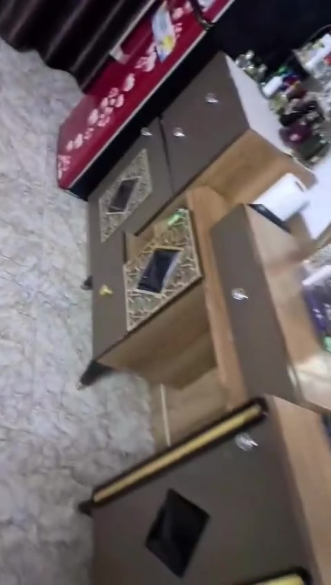 غرفت نوم ٩ قطع واضحه كدامكم اريد ابيعه
رقم ***********
