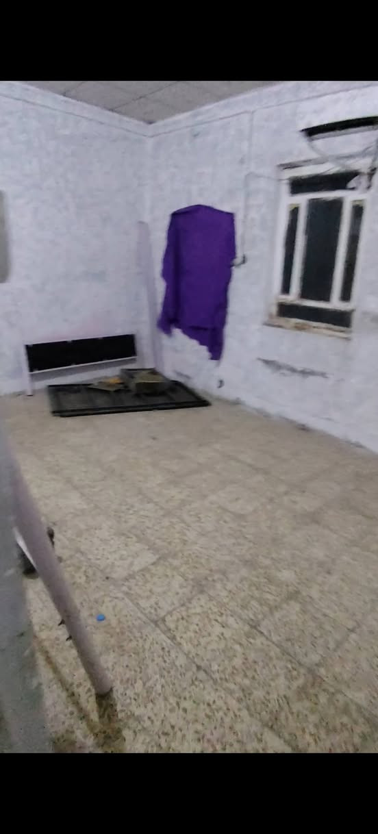 عقار لايجار عوائل فقط ارضي يحتوي ع ٣ غرف مع مطبخ وصحيات وصاله  من ضمن بنايه ع شارع العام في السراجي مجاور حسينية اولاد العامر قريب ع فرع السنيديه لأستفسار
لأتصال *********** البصرة, العراق
