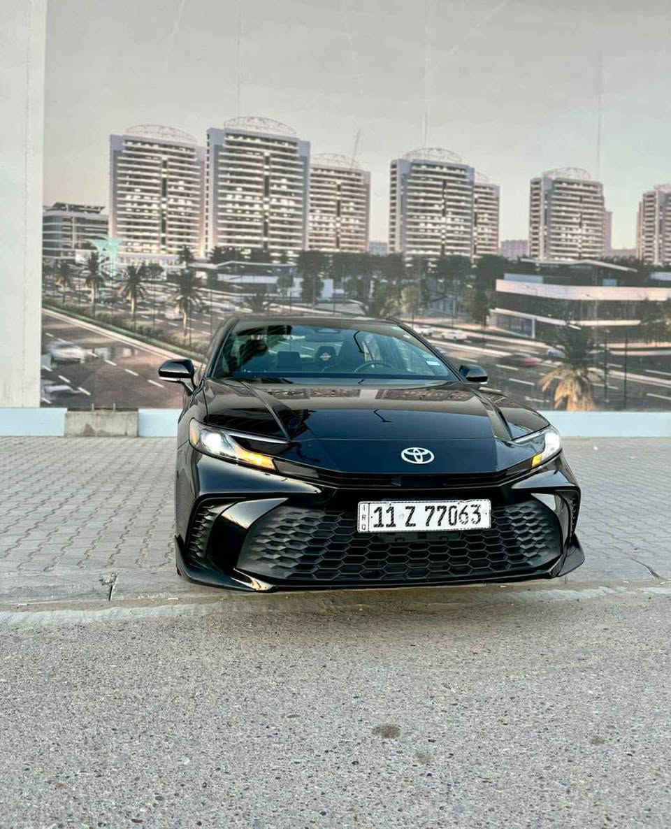 السلام عليكم . 

للبيع كامري 

2025 SE BLACK EDITION
هايبرد 
الممشى ٢١ الف ميل
حادث خلفي فقط قطعه واحد 
بجم كبس. سياره استخدام كلش قليل وشخصي  وداخله سيستم كامل 

مواصفات شاشه لمس كار بلي واندرويد 
رادارات اماميه ومحيطيه 
كرسي كهرباء
كشافات ضباب
توقف ذاتي مانع اصطدام
لد زنون من تويوتا 
اوتو هولد
EV mode
٣ وضعيات قياده 
ايكو نورمال سبورت
وهواي مواصفات بعد معروفه البلاك اديشن
 
السعر ٢٣٧ ومجال بسيط حك جيتك
بأسمي السياره وتحويل مباشر
عنوان بغداد حي الجامعه
*********** أربيل, العراق

