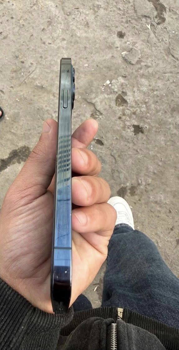 ايفون 12 برو ماكس لون نيلي مميز الجهاز عربي ماستر شرق اوسط الجهاز فقط مستبدل شاشه اصليه ثلاث  اخيارات باقي الجهاز كل مكفول الجهاز كلش نظيف زلغ واحد مابي وع فحص ذاكره 256 سعر الجهاز 340 وبي مجال العنوان بغداد المنصور رقم تلفون *********** وبي واتساب
