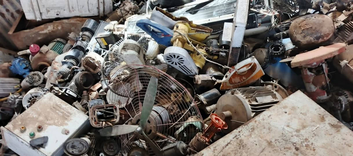 السلام عليكم
اسحب ملفات مطورات
مطور مبرده ١٥٠٠٠
مطور ماء ٢ ب ١٤٠٠٠
وسحب فان اكو ماء وكو مبرده 
بغداد فقط فلوس نقد
وسحب ناعم وخشن
واتساب ***********
