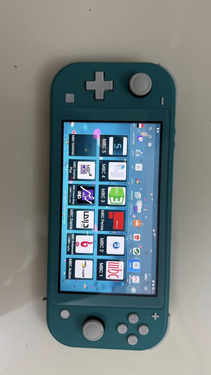 السلام عليكم
ننتندو لايت مهكر 3 انضمة منفصلات 
نضام اندرويد ومنزل داخله العاب بلي 2 وقنوات بين سبورت وجميع القنوات الاخرى 
نضام اوف لاين وداخله العاب ومتجر العاب تنزل اي لعبه تريد 
نضام اون لاين تكدر تستعمل الجهاز لعب اون لاين 
الجهاز جديد نضافة 100/100 خدش واحد ماكو 
المكان البلديات 
***********
