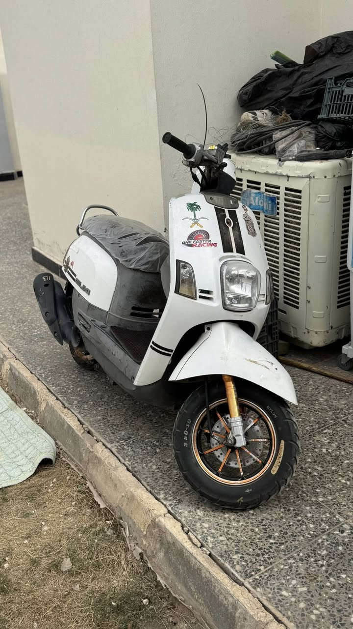 بوليس حاويه ما عايزه اي شي كله جاهزه برغي ما مفتوح بيه مكان نجف ويله او تايرع الكدام موجود سعر مليون بيه مجال  هذه رقمي ***********
