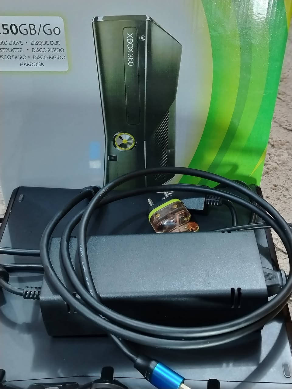 بلي اكس بوكس ٣٦٠ للبيع السعر ٢٠٠ وبي مجال


**إذا كنت صاحب هذا الإعلان وتريد حذفه لأي سبب، رجاءا أرسل رسالة إلى الدعم الفني**