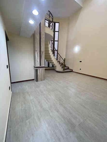 للبيـع 🏠 عرصات الهندية

عنوان العقار 📍 عرصات الهندية جهة السدة

🔶 المساحة  243 متر

🔶 الواجهة. 8،10 مـتـر

سنة البناء 2010 ومحدث تحديث كامل 2025

يحتوي على كراج حديقة صالة كبيرة هول داخلي مطبخ وغرف 

نوم عدد 4 ومجموعة صحيات 👍

❗️❗️ بســعـر منـاسـب لسـعـر السـوق ❗️❗️

 ــــــــــــــــــــــــــــــــــــــــــــــــــــــــــ
‎‏‎((شركة دار السلطان للعقار حيثٌ تَلتَقي الرُوٌية ,بلتَمَيٌز ))

❗️❗️ نسـتـقـبل العروض البيع الشراء والايجار ❗️❗️

بيع - شراء - ايجار - ادارة امـلاك - مقاولات عامة

‎‏‎📊كل ماعليك الاتصال أو المراسلة على الصفحة *ʲᵒⁱⁿ ᵘˢ*

 حسن زوانة *********** - ***********

‎‏‎الفرع الاول /عرصات الهندية مجاور فندق بلوم 

‎‏‎ الفرع الثاني /الـسـيـديــة الضباط مقابل افران الرباط

‎‏‎‏‎زبائننا الكرام بِكُم نَرتقي ونَتشرف بزيارتِكم ونَفتخر بخِدمتِكم ❤
