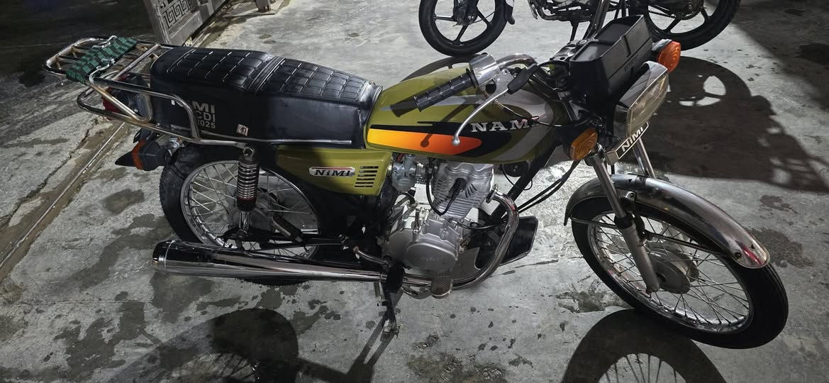 السلام عليكم
نامه امتياز موديل 25 دراجه نضيفه ماترف عليها ربع دينار 
فقط دهن وبانزين 
دراجه منتسب من البيت لدوام فقط 
الموقع بابل المدحتيه الحمزه الغربي 
***********
***********
