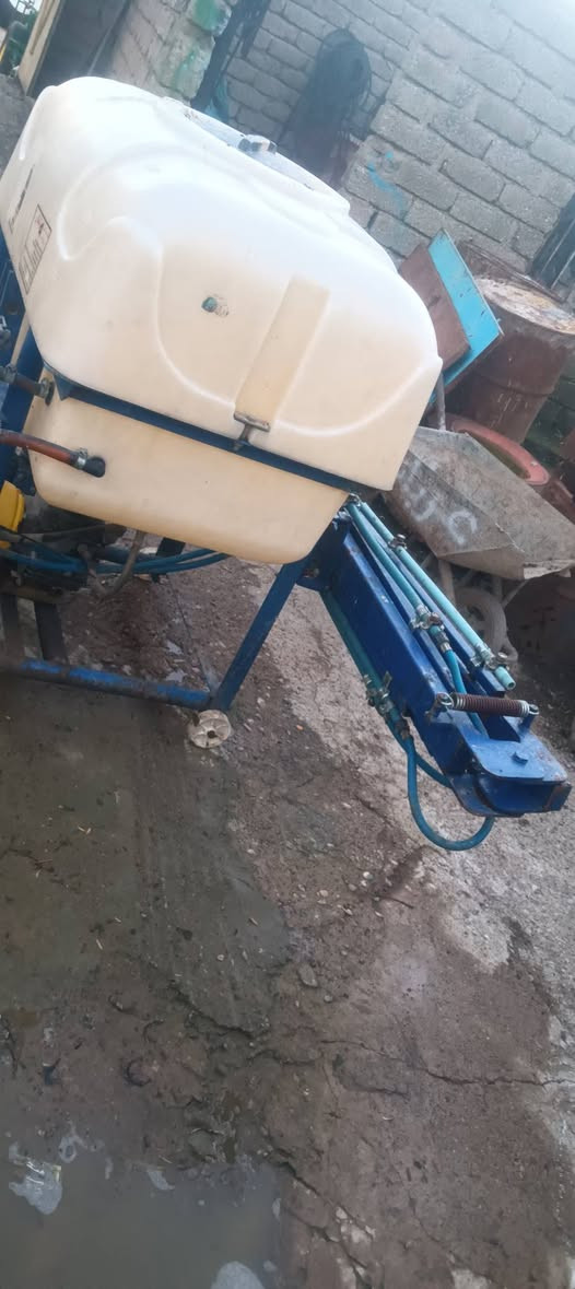 للبیع مرشە400لتری جدید لحیم مابی جاهز عل شغل گاردن بی مکان قضاء بردرش قریب موصل ***********  *********** بی  واتساب ڤایبر
