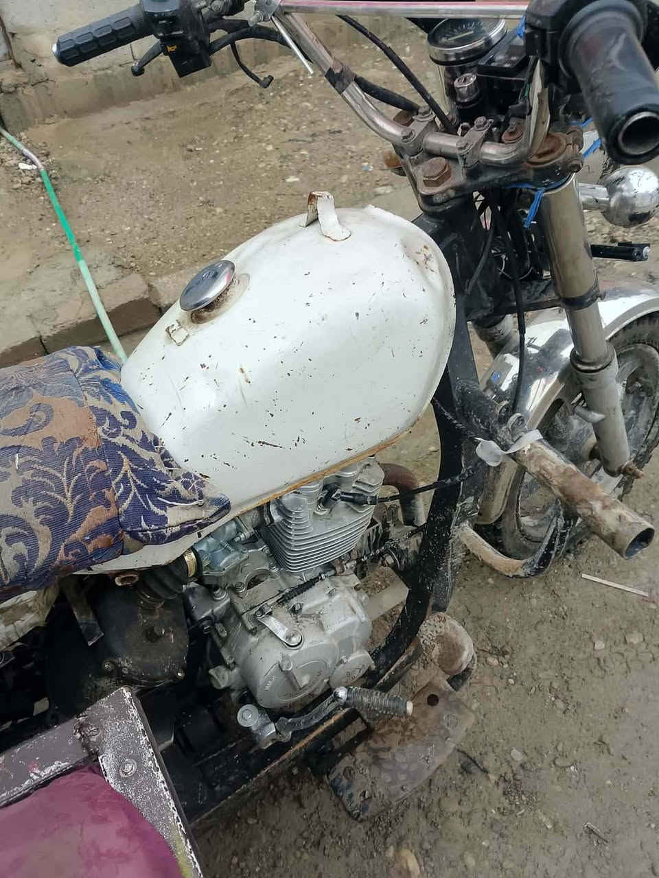 سلام عليكم ستوته للبيع  موديل 16 محرك16 مكاني موصل اايسر السعر 600 رقم الهاتف ***********
