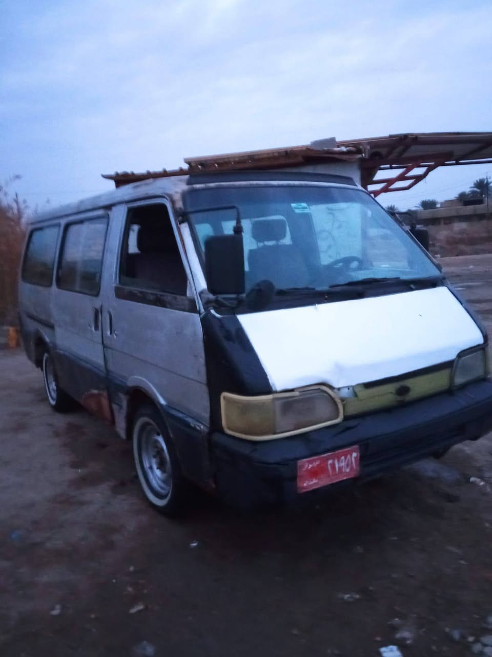 سلام عليكم 
كيا البيع سياره بيه بخار جاهزه كسن تخم تاير كير رقم بغداد احمر سعر 13 وبيه مجال ***********
