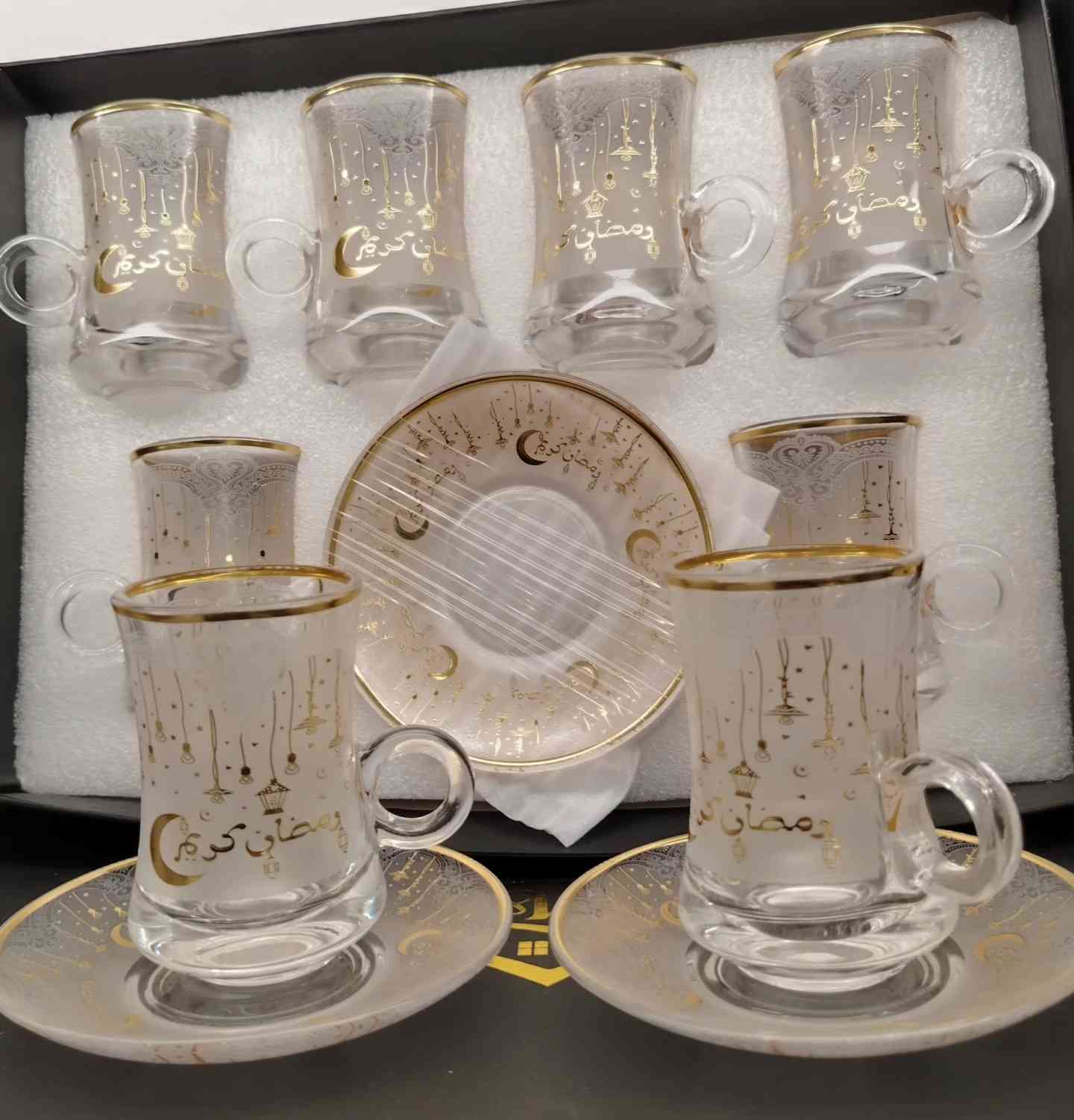 السلام علیکم
سیت استکان بنقشات مختلفه 
سعر السيت 12.000 الف دينار
اكثر من 10 موديلات روعة مذهب
يوجد توصيل بغداد وجميع المحافظات 5 الف
للحجز إرسال الرقم والعنوان أو الاتصال واتساب
*********** على
