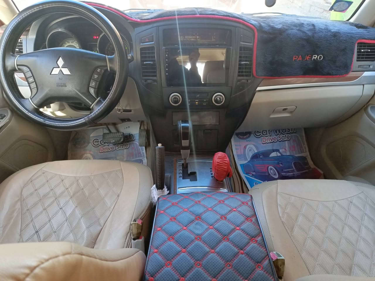 باجيرو موديل 2008 كامله من كلشي .. بيها قطعتين صبغ الباب الخلفي ورة السايق والجاملق الخلفي.. موضح بالصور، شراي يتصل ويجي و 100 هلا 
السعر 117 
استفسار ***********
