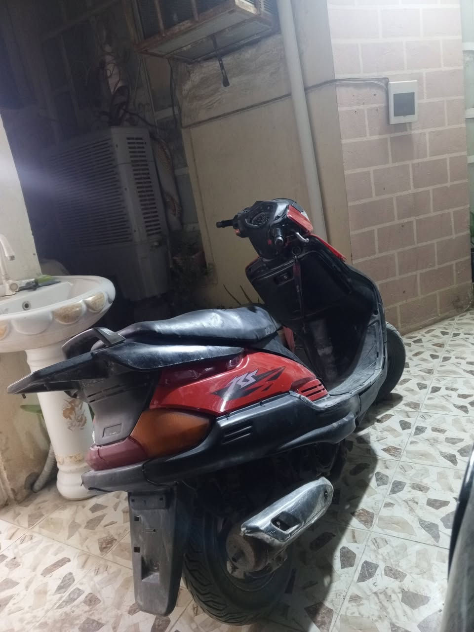 السلام عليكم دراجه ياماها فراشه للبيع بيهه نقوصات كلش بسيطه الدراجه نكره سلف وتشتغل هندر هم مكينه لا تنقيص ولا تبخير الدراجه خير من الله بس يرادلهه ترتيب بسيط 
السعر 250وبيهه مجال مكان بعقوبة كاطون الرازي 
***********للاستفسار
