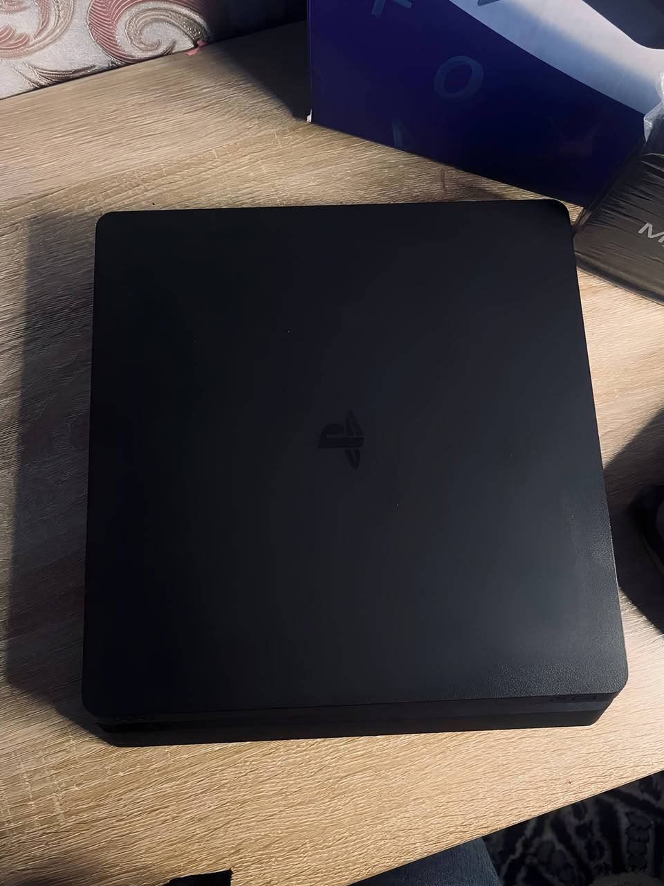 بلي4 اصدار 11.00(مهكر ) مع قطعة التهكير وكامل الملحقات  الجهاز نضيف استعمال قليل  غير مفتوح ولا داخل صيانه ابداً  
السعر 275 العنوان بغداد مدينة الصدر 
الرقم واتساب *********** مراسله فقط
