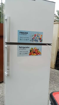 ثلاجة • أجهزة منزلية