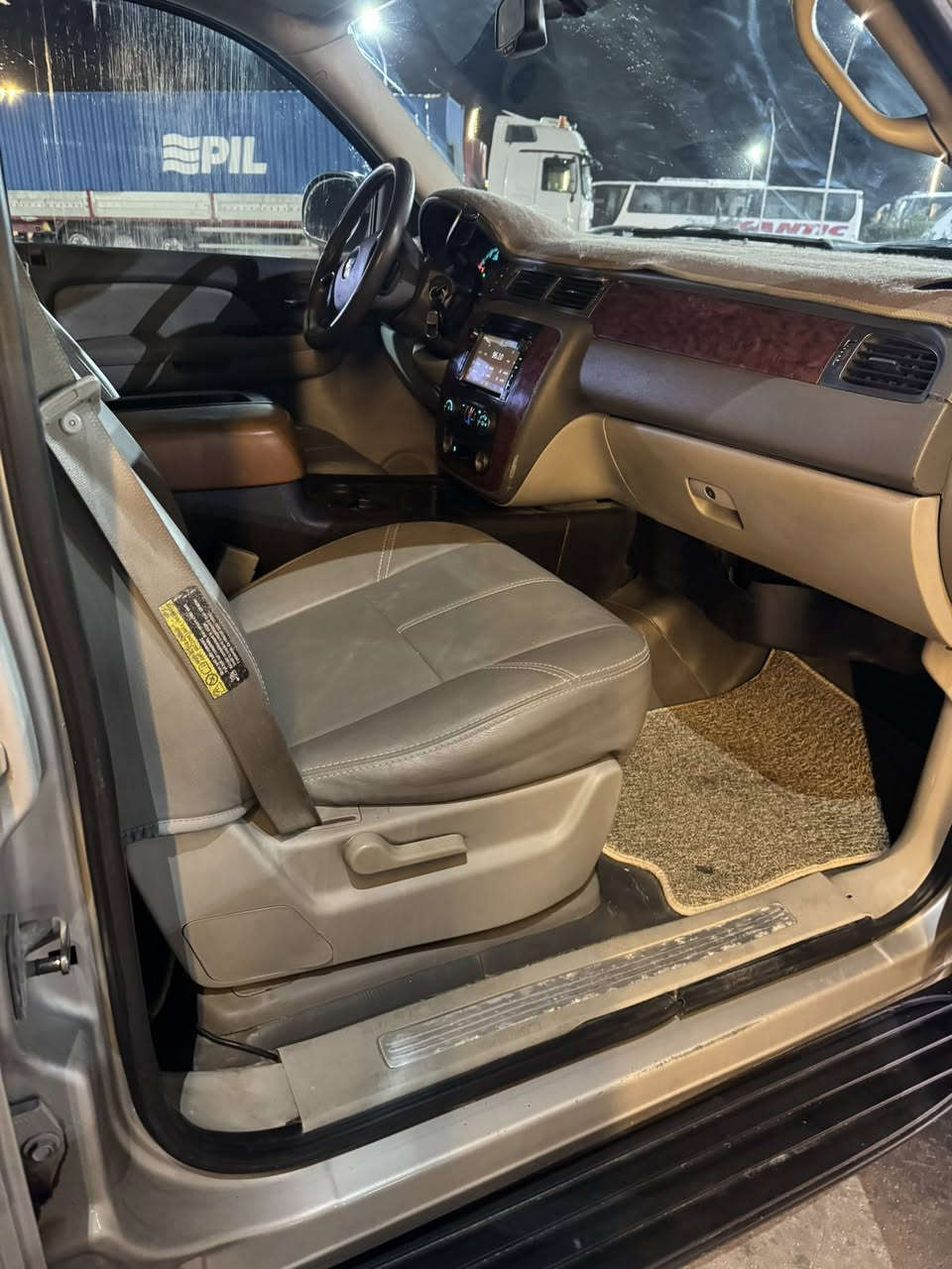 تاهو موديل 2007 مكفوله من الضربه والفتح بيها صبغ مكانات سنويه جديده راعيها أيريد تحويل مكينه كير حداديه تبريد تخم تاير مكان السياره البصره القبله سعرها 165 وبيها مجال بيع مستعجل للاتصال ***********
