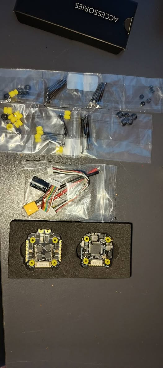 سلام عليكم عندي افلاي كنترول السعر خاص مكاني ديالى رقم ***********
