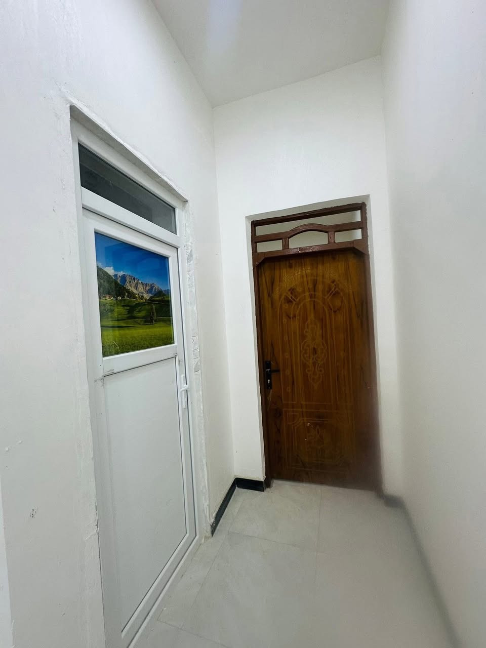 📍دار سكن للبيع على ساحة حي الأمين الثانية غير مسكون فارغ حاليأ تستلم مفتاح🔑
📍قرب مدرسة الصينية
دار_مساحه100م  
أستقبال  +صاله  🛌 
+ مطبخ🧑‍🍳
غرفه نوم + مجمع صحيات داخليه 
وخارجيه
كيزر + ماطور + خران ماء
 للأستفسار يرجى الأتصال
 على الارقم التالي
+واساب ***********
#نستقبل_طلباتكم__وعروضكم 
مكتب بغداد للعقار الشطرة  الآمن للتسويق العقاري  ___
 الشطرة /شارع الفلكه قرب كراج الحضارات
