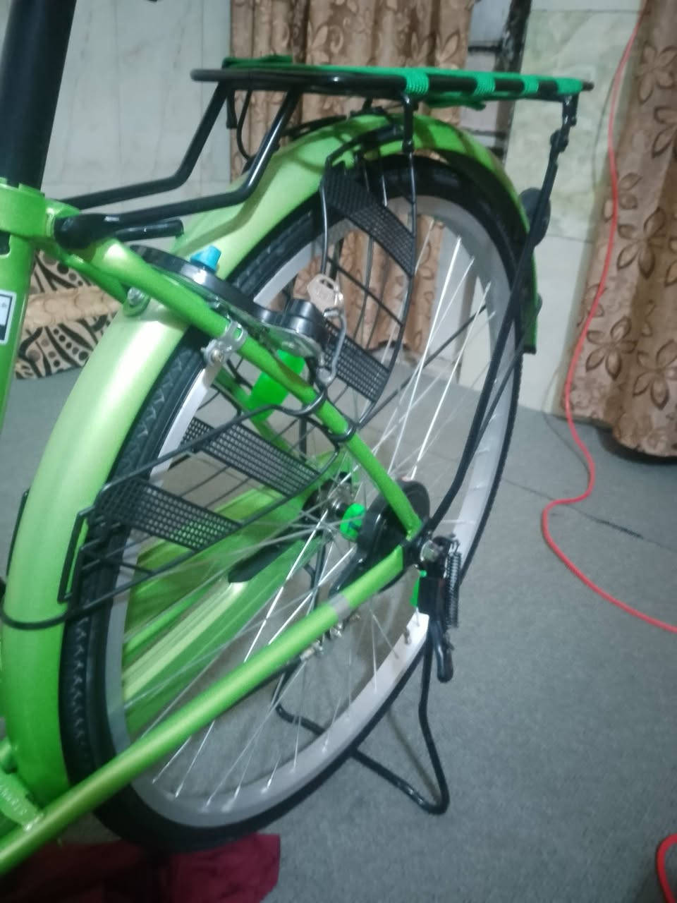 السلام وعليكم بايسكل جديد  لبيع سعره 110 بي مجال مكان بغداد رقم ***********
