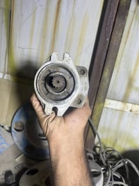 مضخه هينو اصليه للبيع 07700263599