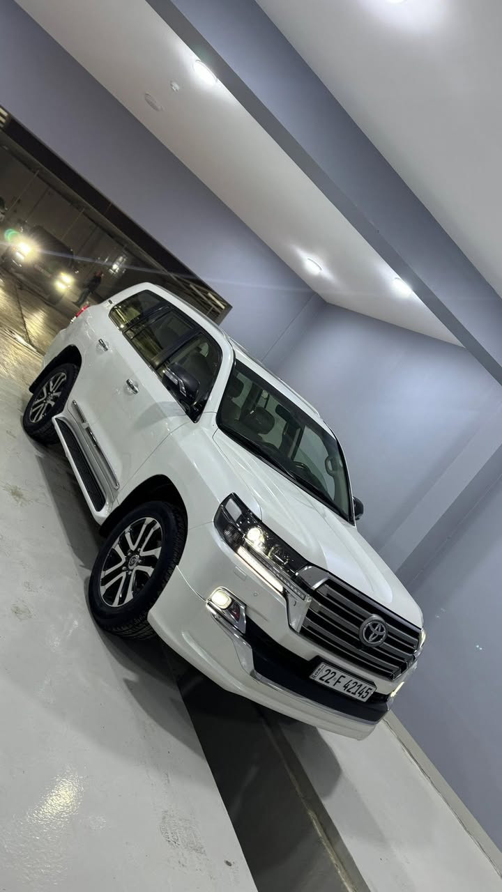 لاندكروز
2018
GXR
شركه جيهان
ماشيه 130km
مكفوله من الصبخ والتبديل

فول1/1
مري شفط
كراسي كهرباء
7راكب
فتحه سقف
كامرات
المواصفات المعروفه
السياره جديده وداخل جديد كلش

مكان السياره بغداد الكرخ
السعر 51800$ 
للاستفسار 
***********
متواجد واتساب
