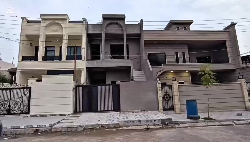 كود 198
🏠دار طابو للبيع بمساحة ١٥٠ متر، طابقين بناء حديث.
الطابق الاول يتكون من استقبال مع مطبخ و هول داخلي و غرفتين نوم مع الصحيات.
الطابق الثاني فيه نفس الغرف الموجودة في الطابق الأول.
الموقع : القادسية الثانية قرب حديقة السلام.
کۆد 198
🏠 خانووی تاپۆ بۆ فرۆشتن بە ڕووبەری 150 مەتری دوو قات، بینای نوێ یە.
قاتی یەکەم پێکهاتووە لە ژووری میوان و متبەخ و هۆڵ و 2 ژووری نوستن لە گەڵ دەست شۆرەکان.
قاتی دووەم هەمان ژووری قاتی یەکەمی تێدایە.
شوێن: ڕاپەڕینی دوو نزیک باخچەی سەلام.
للأستفسار الاتصال بالأرقام التالية
***********
***********
