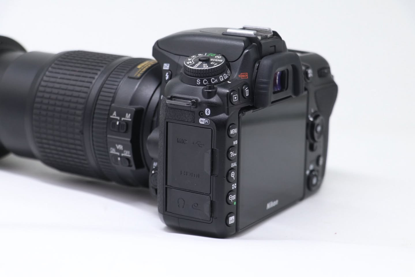 كأمره نيكون  (💣 ✨7500D 📸💣) نضافه 99/100 كامل ملحقات
تصوير دقه 4k حقيقي غنيه عن التعريف 📸
1- رام 32✅
2- حقيبه✅
3- حزام كتف✅
4- شاحنه اصليه ✅
5 بطاريه اصليه ✅ 
6- توصاله نقل صور ✅
يوجد توصيل كل العراق 🚚 السعر (⬅️خاص ➡️) 
 ***********
