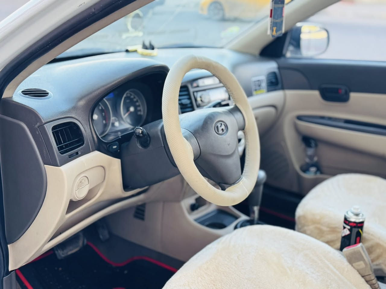 سلام علايكم
اكسنت موديل ٢٠١١ خليجي

 كير اوتماتيك  محرك ١٦ 
داخل اصفر  ويل كروم جاكهرباي

كير محرك بشرط لا بخار لا صرف 
سياره بي بونيت جملغ بدون جكه دواخل 

  سعره ٨٧ بي مجال قليل 
***********
***********
