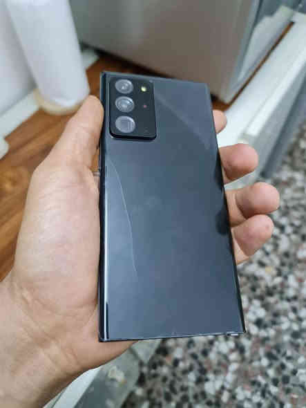 #بلاش ٢٢٥ الف 
نوت ٢٠ الترا سامسونج الجهاز مبدل شاصي والكامرات الاماميه بيهن غباار تحتاج تنضيف كلشي شغال بي عله بلاد صوت كاميرات 
سماعات فول بوبجي ٩٠ فريم 
اريدة ب٢٢٥ الف سعر بلاش بسعر شاشه فقط  
***********
بغداد الاعظميه
