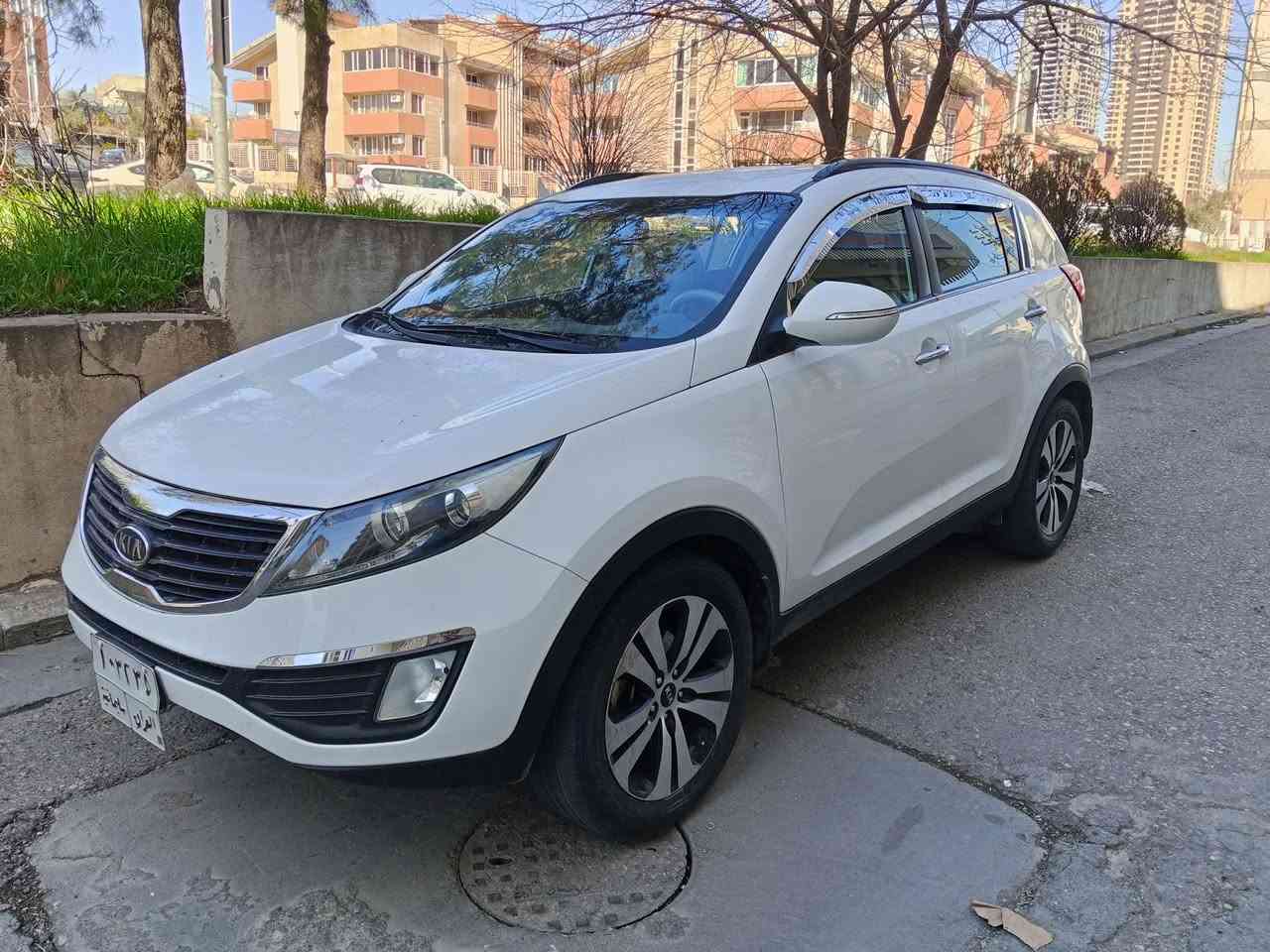 سلام عليكم
كيا سبورتاج 2012 نظيف ما شاء الله

 ما بها صبغ السونر موجود

abs

المحرك والكير ما مفتوح 

السعر 140 بها مجال

واتساب ***********
 ‌           ***********
