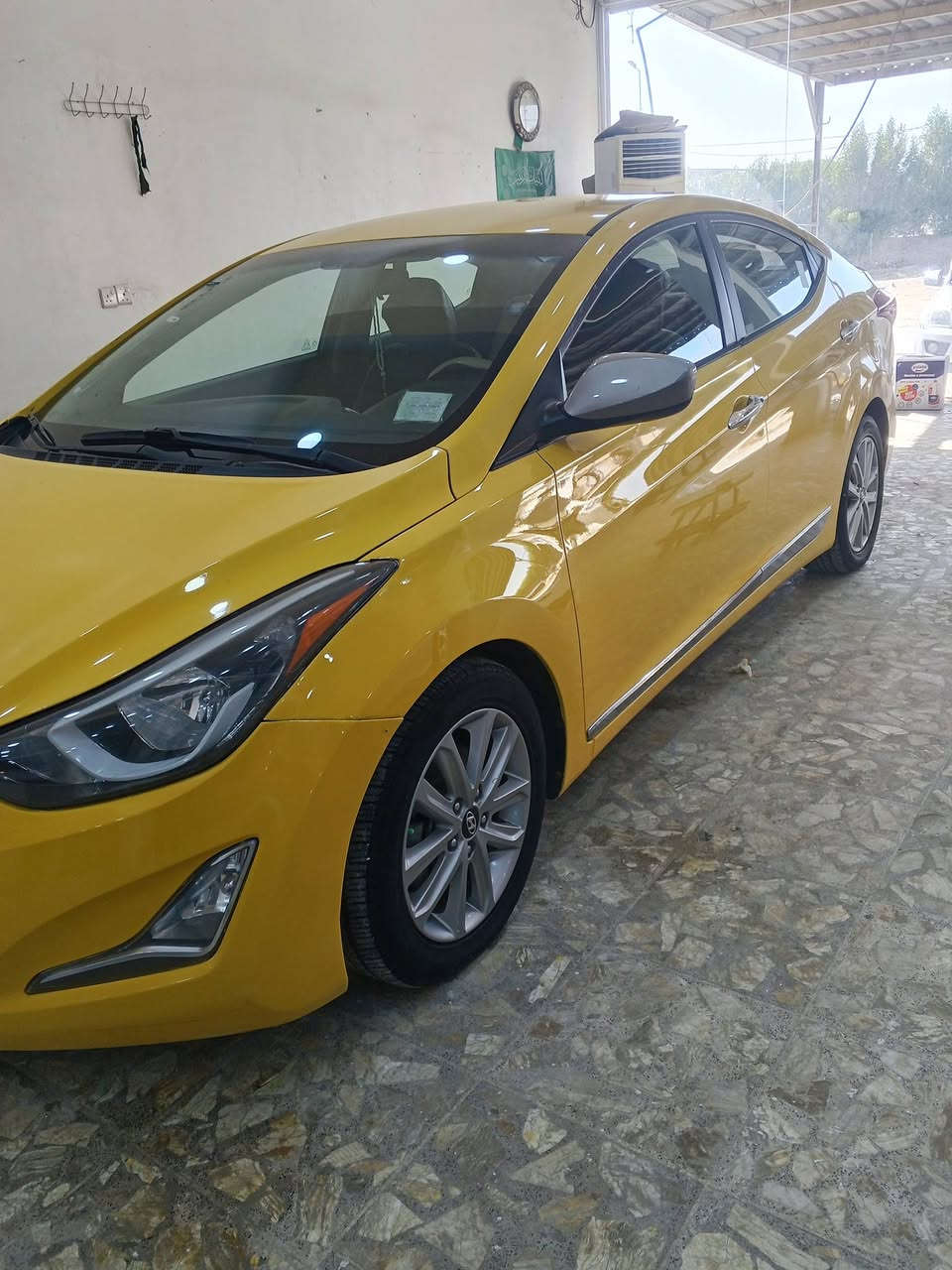 السلام عليكم ورحمه الله وبركاته
النترا وارد امريكي موديل 2016.  رقم بغداد انكيزي سنويه وهزه جديده كلش نضيفه وجاهزة وحلوه ماشيه 148, حادثها فقط البنيد مبدل بدون دواخل بدون معجون محرك 2000. دوش لاتنقيص. ولا تبخير كير محرك حداديه تخم تاير كهربائيات تبريد كله بشرط. دواخل بيجي واسود تحكم شاشه زغيره بلاد حساس خلفي تدفئه بلكشنات  بيها سونار المندلاوي  اي فحص اني حاضر    السعر 115.   مكاني بابل النيل 
***********.    بي واتساب
